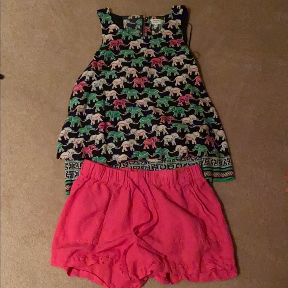 Crown and ivy 2 pc blouse and short set